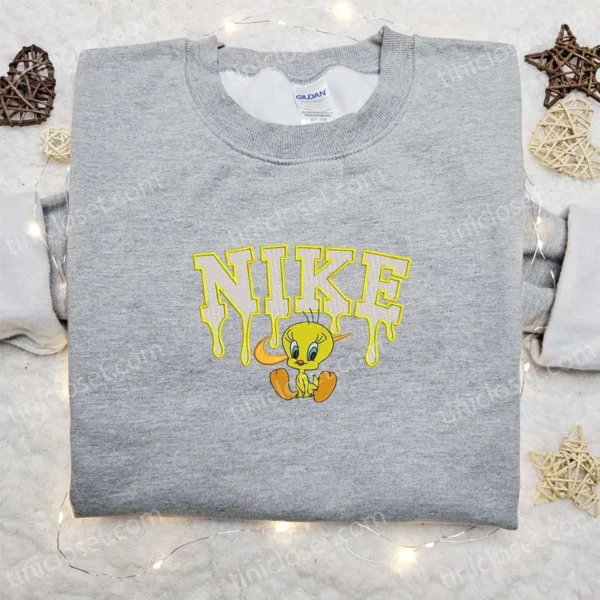 Nike x Tweety Disney Embroidered Sweatshirt, Disney Characters Embroidered T-shirt, Best Gift Ideas for Family
